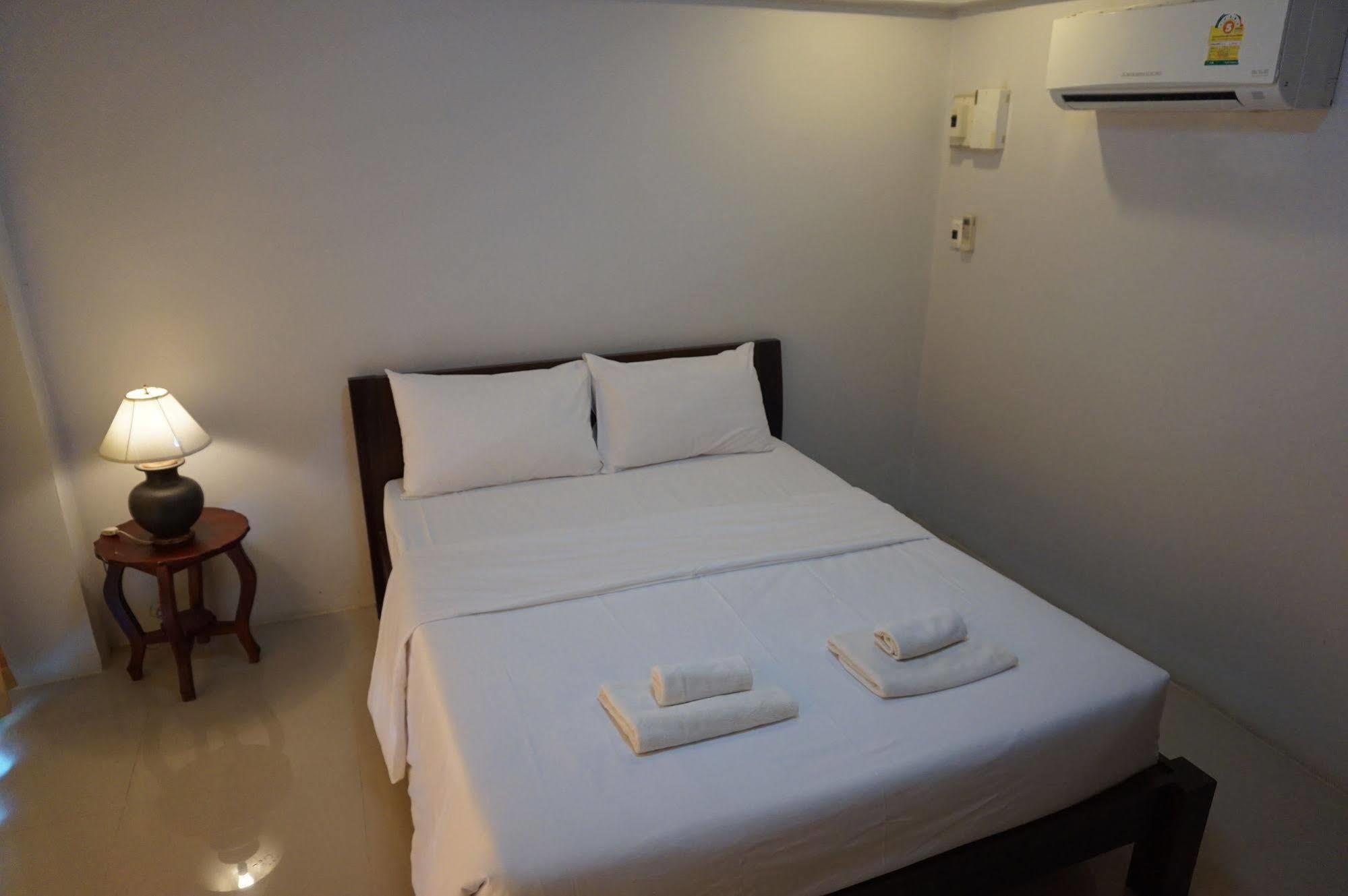 Banana Park Hotell Nakhonratchasima Exteriör bild