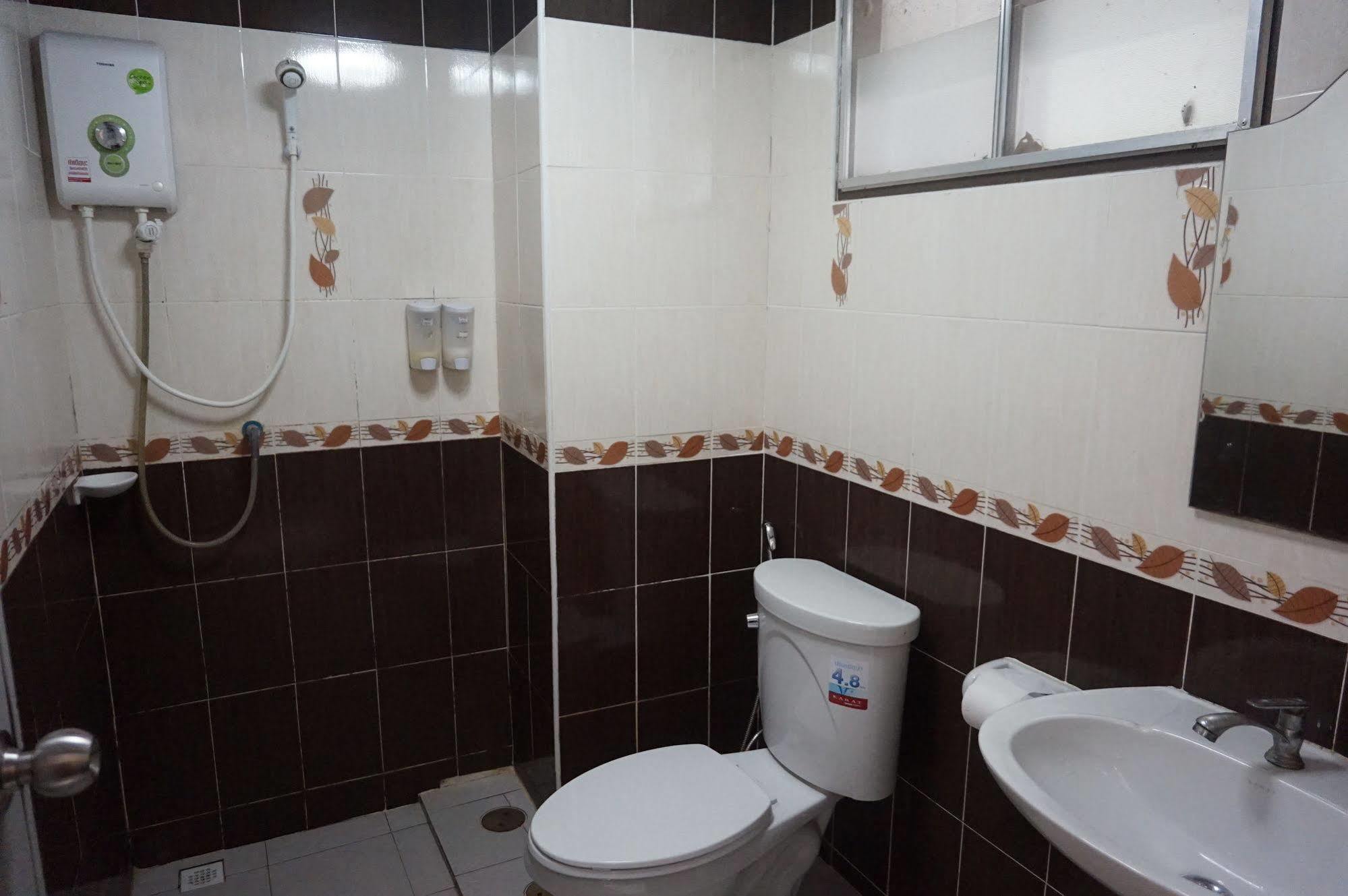 Banana Park Hotell Nakhonratchasima Exteriör bild